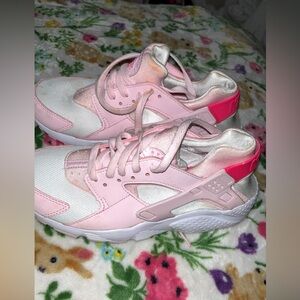 Kids Pink Athletic Shoes used 2 times